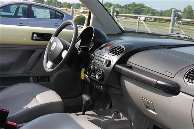 Volkswagen New Beetle 2006 photo 7