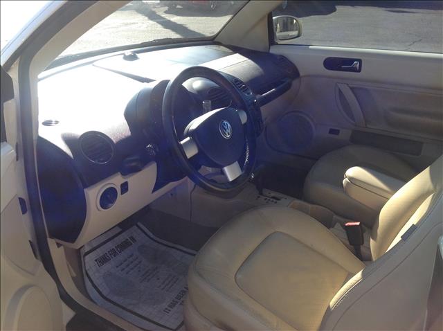 Volkswagen New Beetle 2006 photo 3