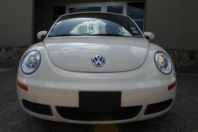 Volkswagen New Beetle Unknown Hatchback