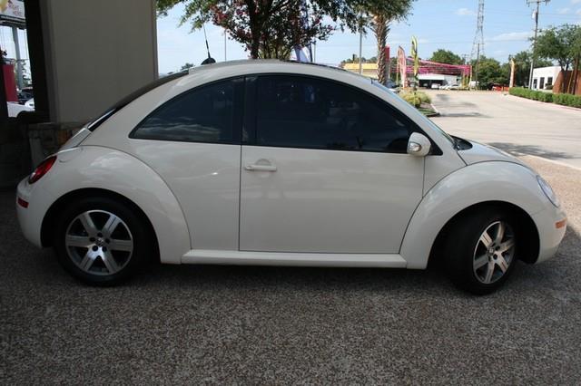 Volkswagen New Beetle 2006 photo 3