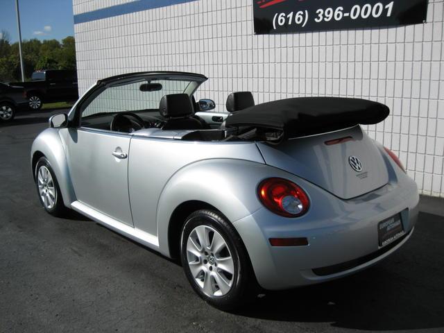 Volkswagen New Beetle 2006 photo 2