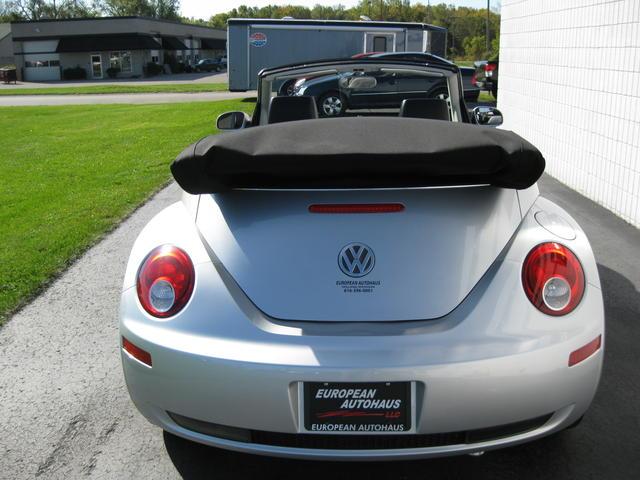 Volkswagen New Beetle 2006 photo 3