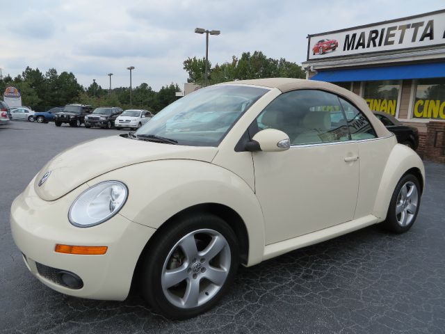 Volkswagen New Beetle 2006 photo 2