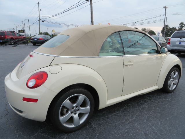 Volkswagen New Beetle 2006 photo 4