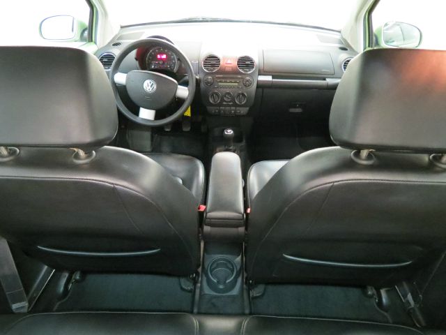 Volkswagen New Beetle 2006 photo 3