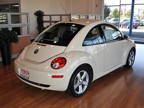 Volkswagen New Beetle 2006 photo 1