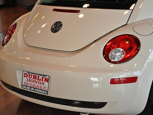 Volkswagen New Beetle 2006 photo 2