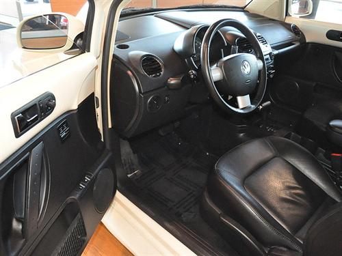 Volkswagen New Beetle 2006 photo 3