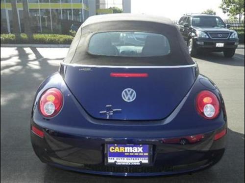 Volkswagen New Beetle 2006 photo 5