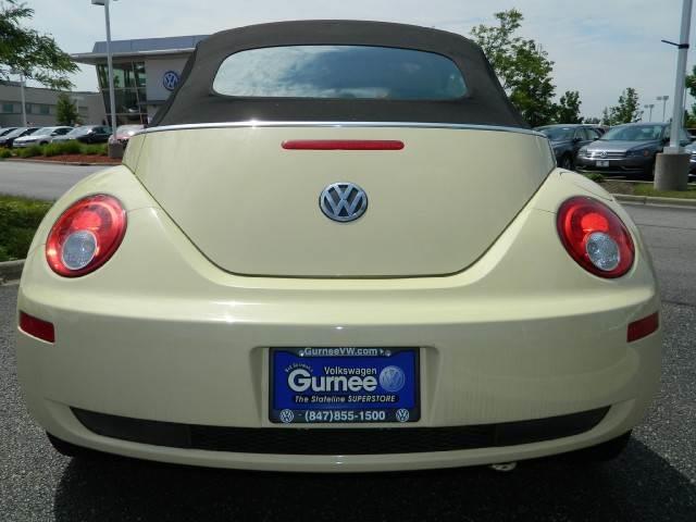 Volkswagen New Beetle 2006 photo 3