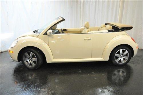 Volkswagen New Beetle 2006 photo 2