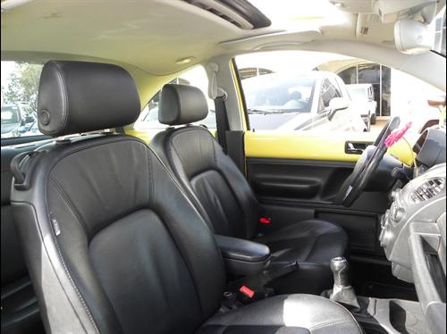 Volkswagen New Beetle 2006 photo 1