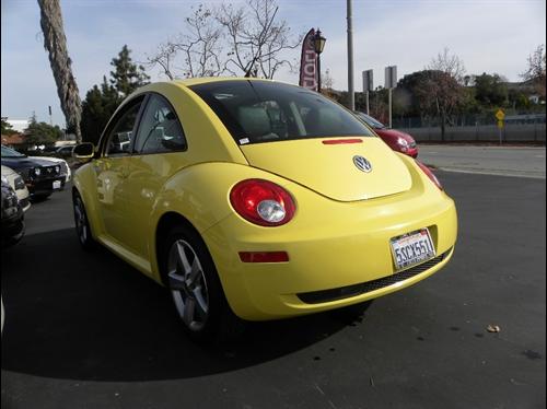 Volkswagen New Beetle 2006 photo 3