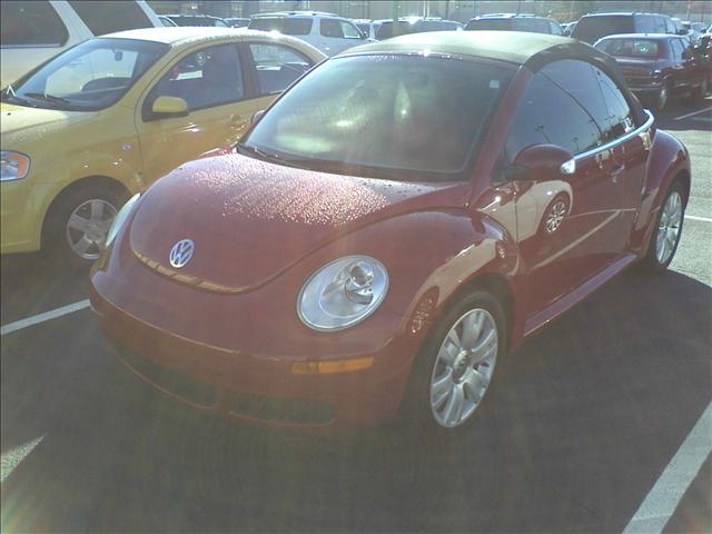 Volkswagen New Beetle 2006 photo 2