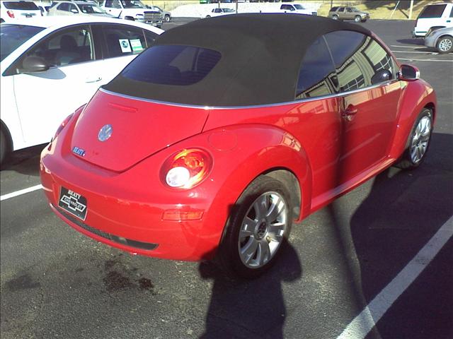 Volkswagen New Beetle 2006 photo 5