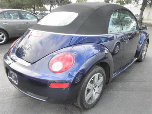 Volkswagen New Beetle 2006 photo 2