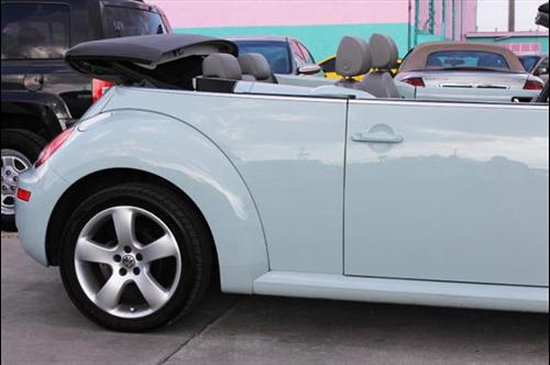 Volkswagen New Beetle 2006 photo 3