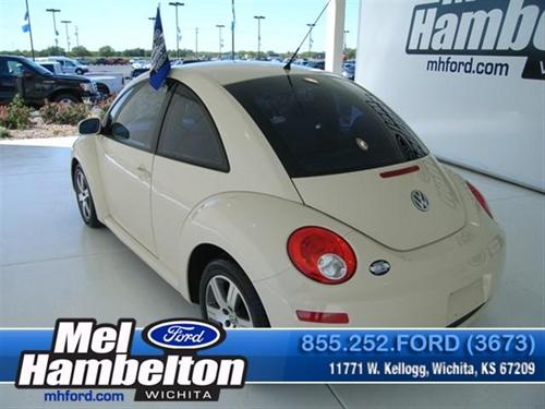 Volkswagen New Beetle 2006 photo 2