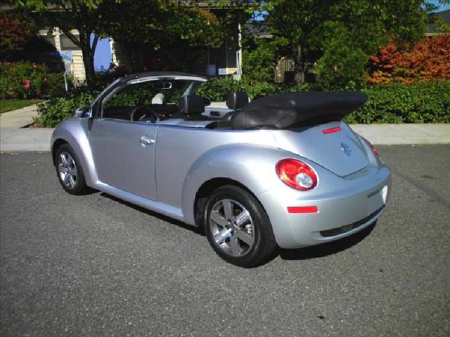 Volkswagen New Beetle 2006 photo 1