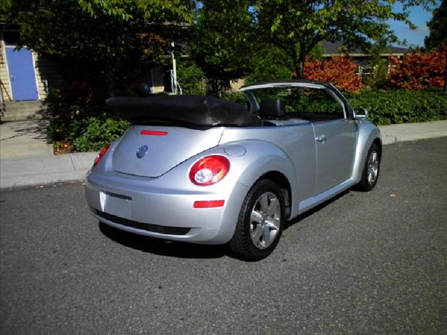 Volkswagen New Beetle 2006 photo 3