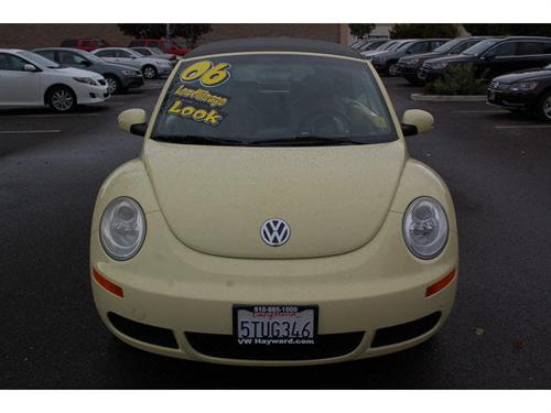 Volkswagen New Beetle 2006 photo 1