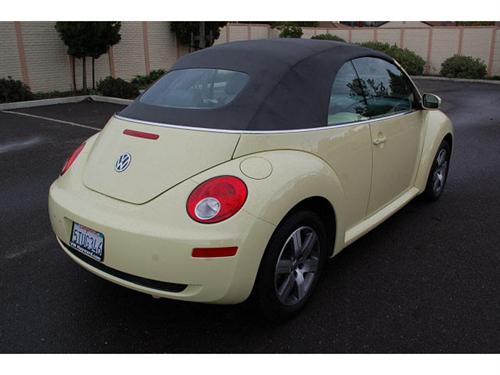 Volkswagen New Beetle 2006 photo 3