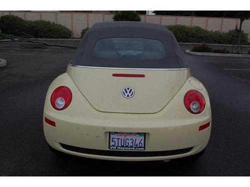 Volkswagen New Beetle 2006 photo 4