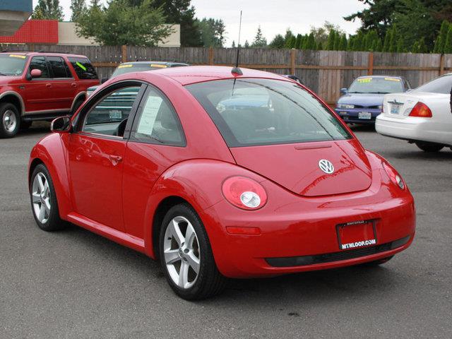 Volkswagen New Beetle 2006 photo 1
