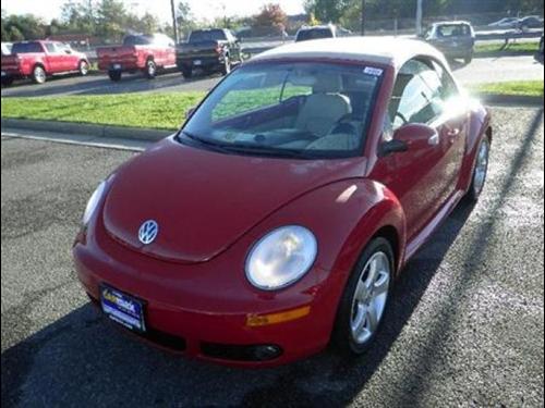 Volkswagen New Beetle 2006 photo 1