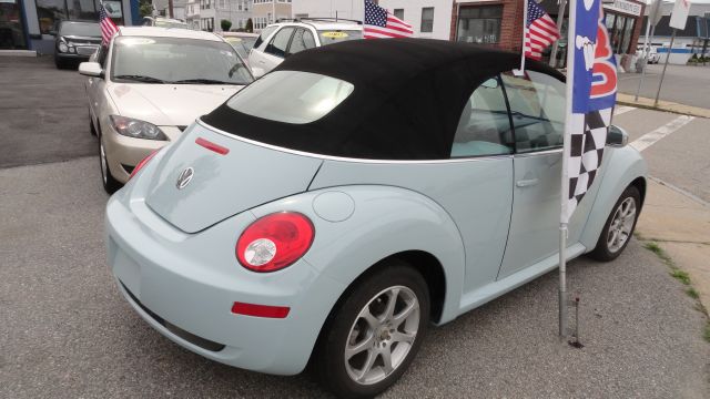 Volkswagen New Beetle 2006 photo 2