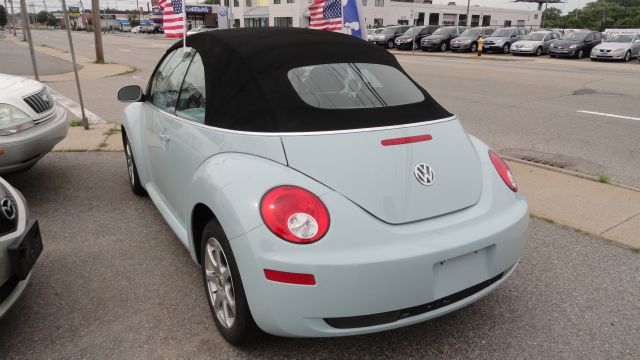 Volkswagen New Beetle 2006 photo 4