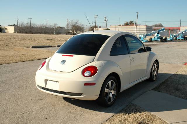 Volkswagen New Beetle 2006 photo 5