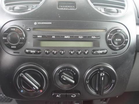 Volkswagen New Beetle 2006 photo 1