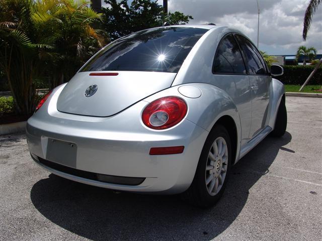 Volkswagen New Beetle 2006 photo 4