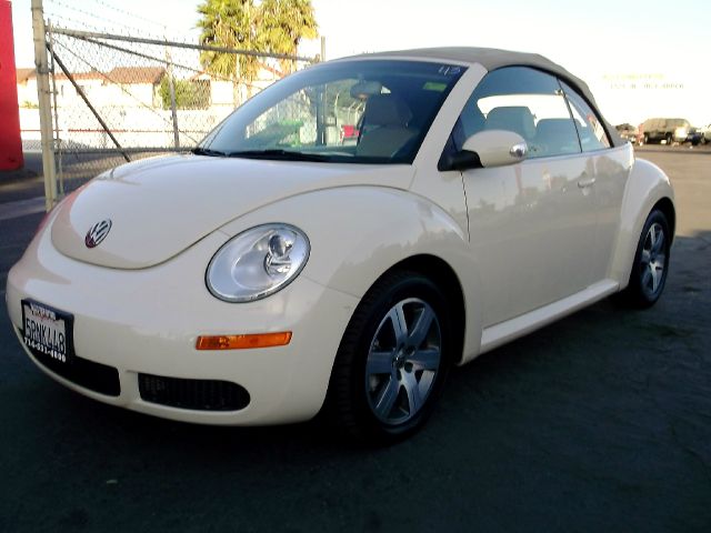 Volkswagen New Beetle 2006 photo 3