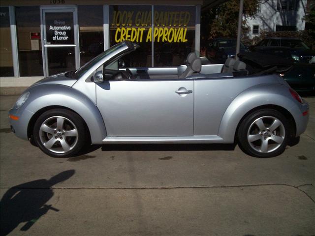 Volkswagen New Beetle 2006 photo 1