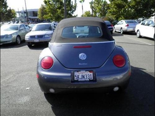 Volkswagen New Beetle 2006 photo 2