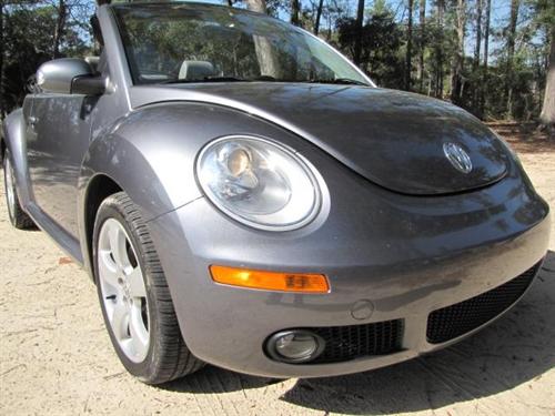Volkswagen New Beetle 2006 photo 3
