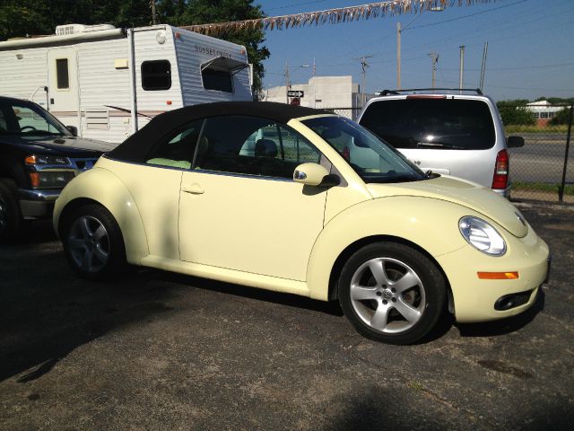 Volkswagen New Beetle 2006 photo 0