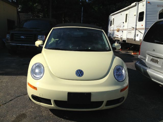 Volkswagen New Beetle 2006 photo 3
