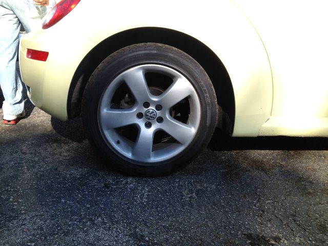 Volkswagen New Beetle 2006 photo 4