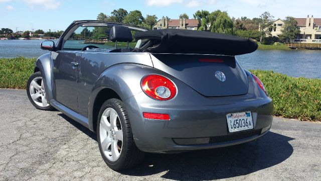 Volkswagen New Beetle 2006 photo 4