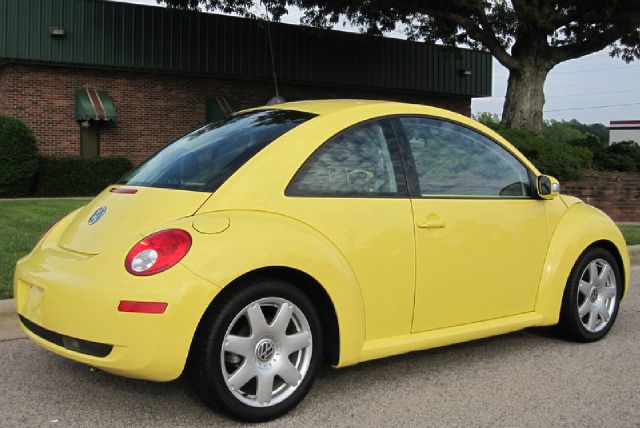 Volkswagen New Beetle 2006 photo 1