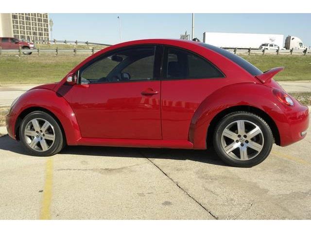 Volkswagen New Beetle 2006 photo 1
