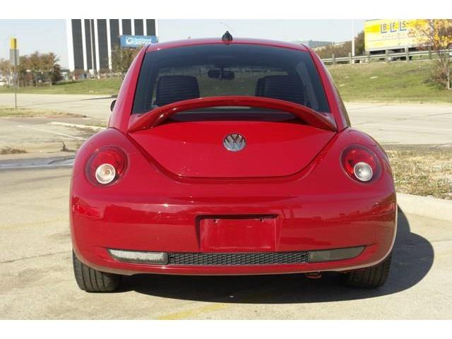 Volkswagen New Beetle 2006 photo 2