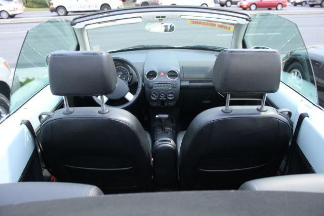 Volkswagen New Beetle 2006 photo 3