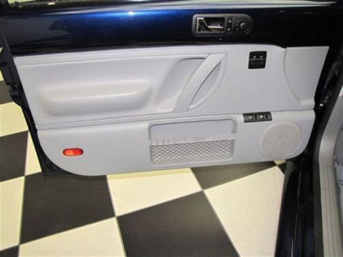 Volkswagen New Beetle 2006 photo 1