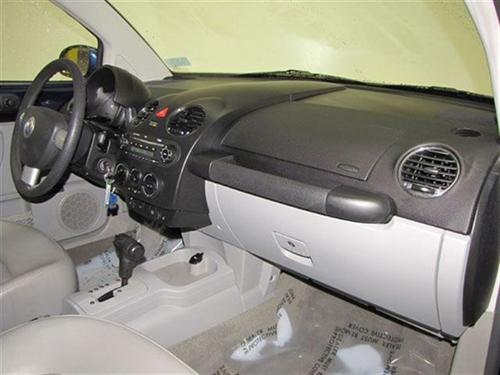 Volkswagen New Beetle 2006 photo 2