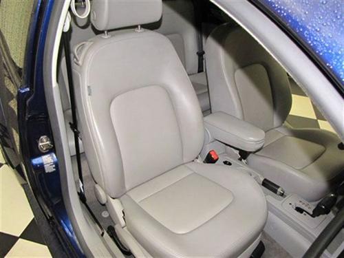 Volkswagen New Beetle 2006 photo 3