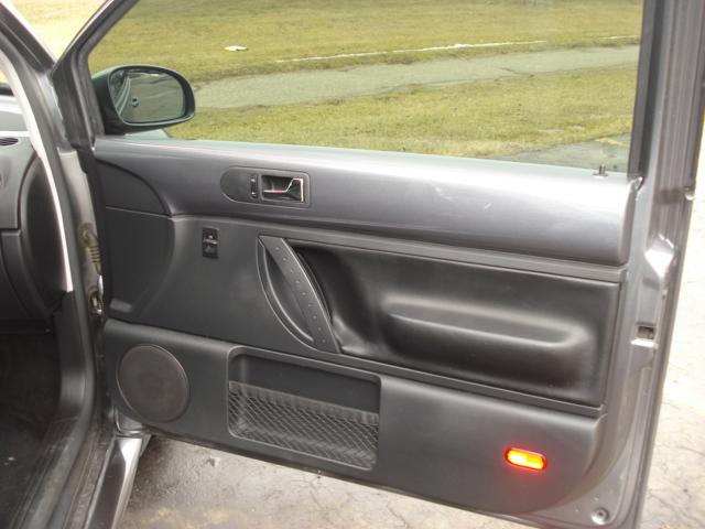 Volkswagen New Beetle 2006 photo 3